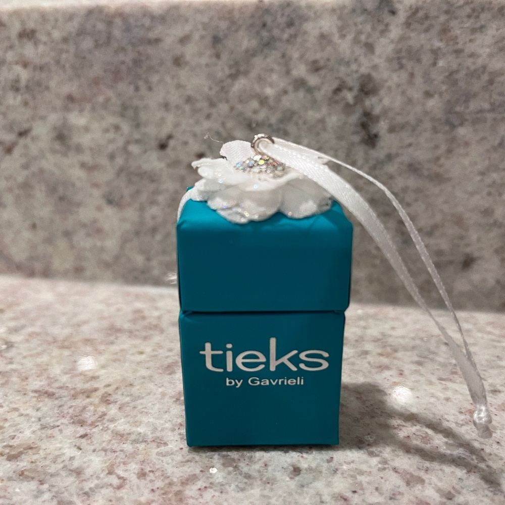 Tieks mini box tree ornament (Tieks Advent Calendar 2025)